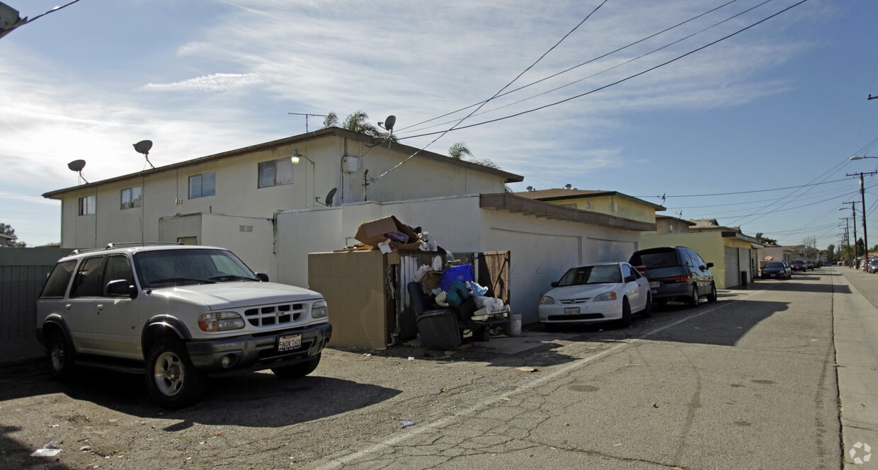Building Photo - 4722 Canoga St
