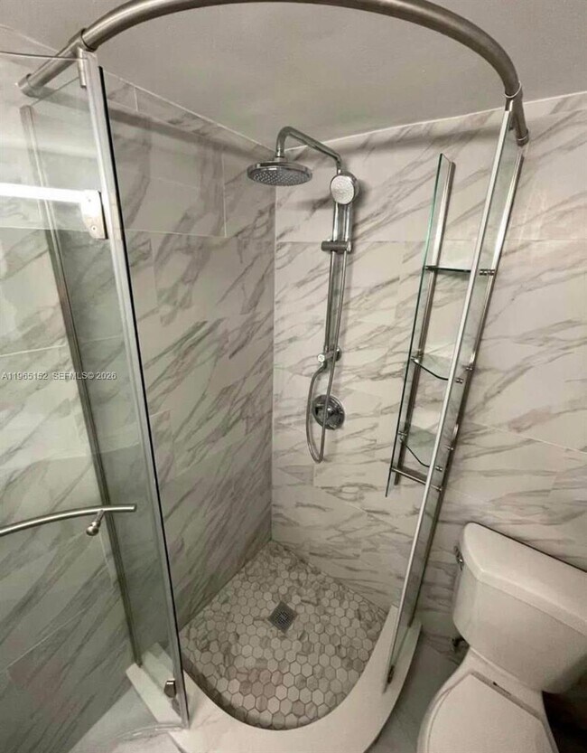 Foto del edificio - 1530 NE 191st St