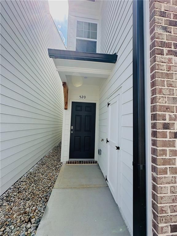 Building Photo - 520 Hayes Ln