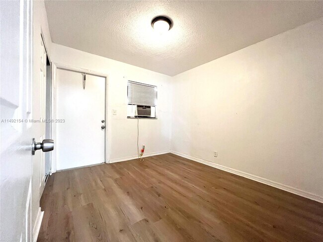 Foto del edificio - 705 SW 13th Ave
