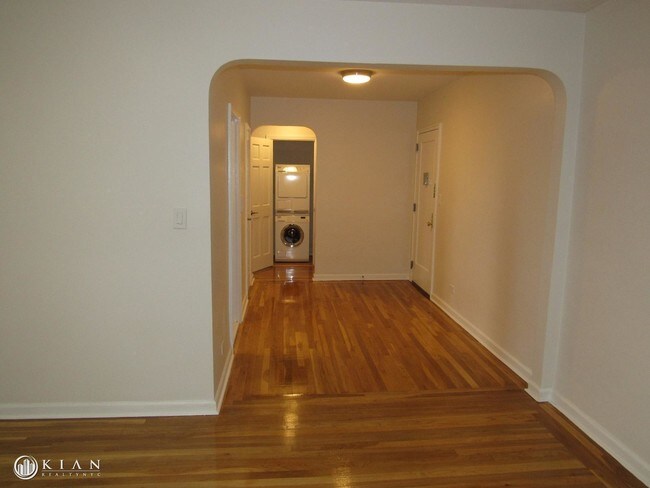 Foto del edificio - 6536 99th St