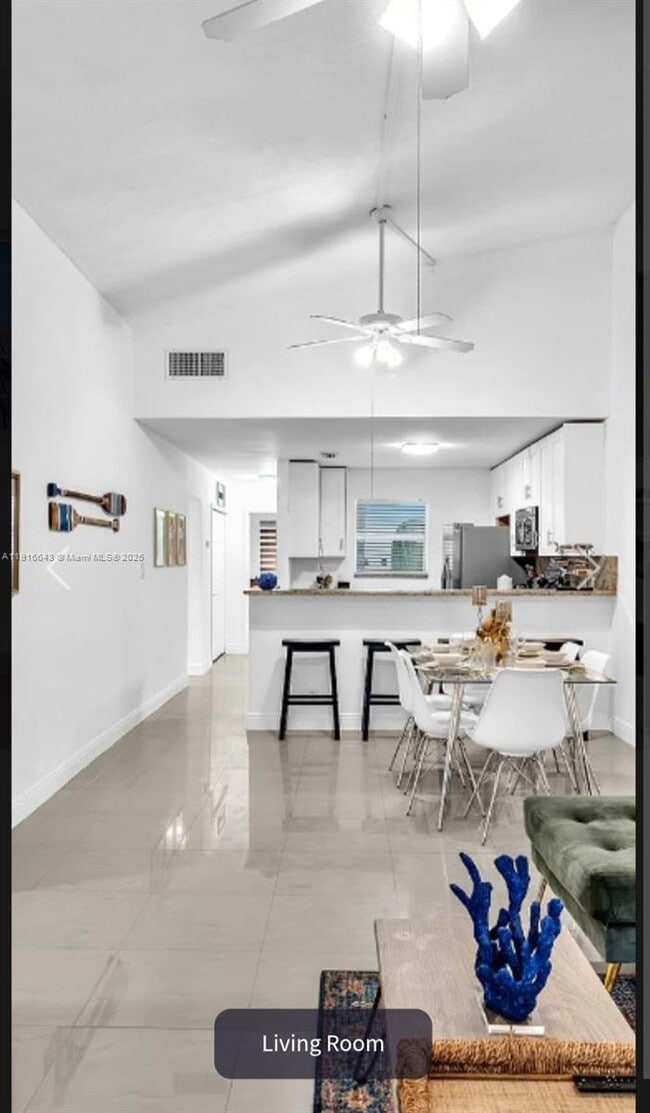 Foto del edificio - 5721 SW 24th Ave