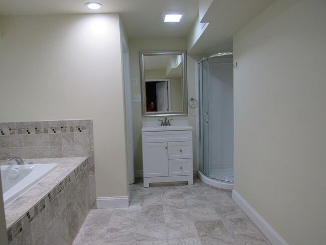 Building Photo - 2621 Sigmona St