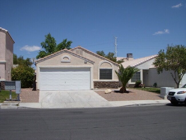 Building Photo - 8208 Cactus Root Ct