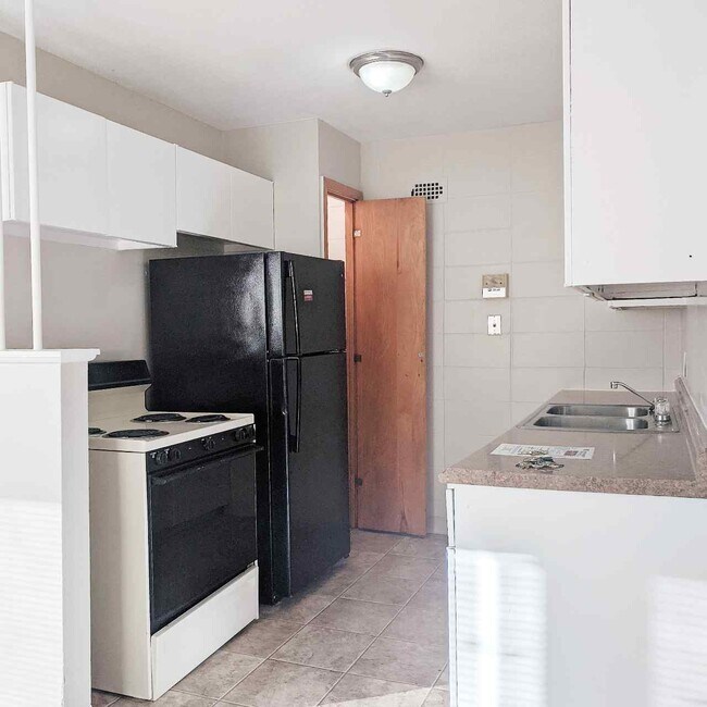 Foto del edificio - 310 W Fuller Ave