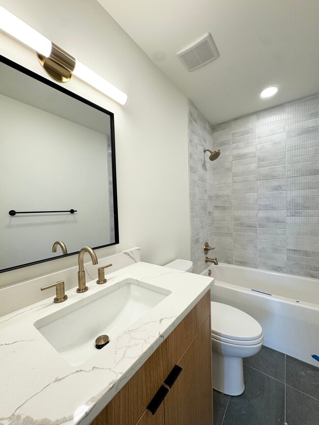 Foto del edificio - 537 E 19th St