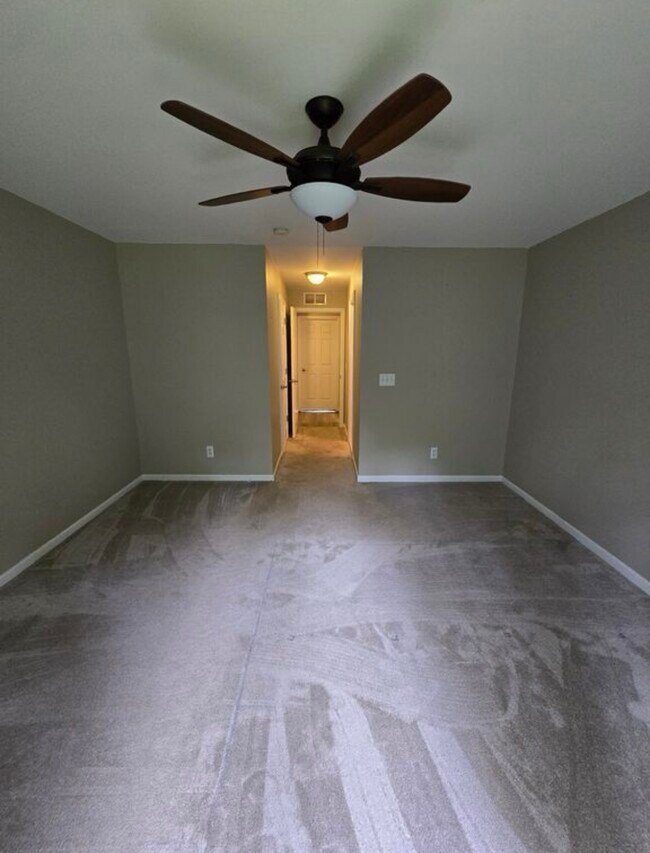 Master Bedroom - 14262 Shadywood Dr