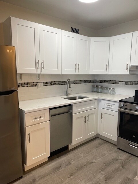 Foto del edificio - 4250 N Marine Dr