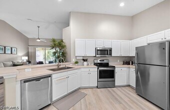 Building Photo - 10135 Colonial Country Club Blvd
