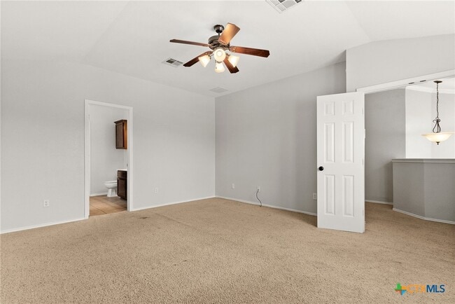 Foto del edificio - 2002 Isabelle Dr