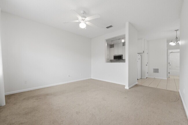 Foto del edificio - 3 Bed x 3 Bath with Garage!!!!