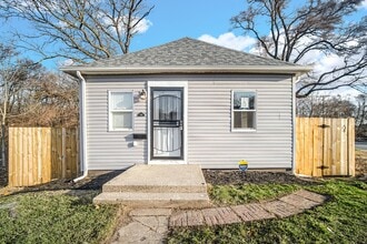 Building Photo - 734 E 41st Ave