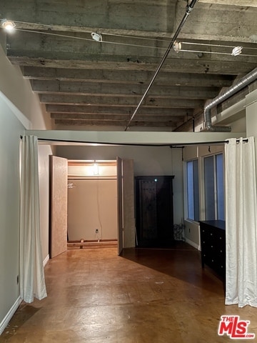 Building Photo - 312 W 5th St