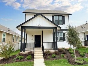 Building Photo - 424 Hortus Dr