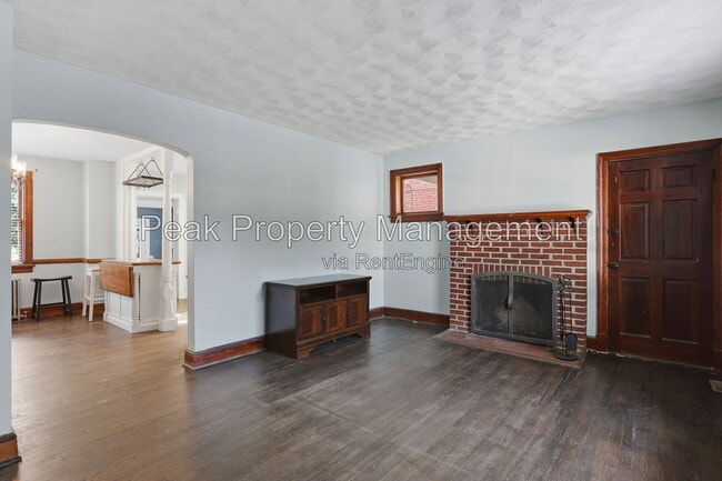 Building Photo - 3022 Grayland Ave