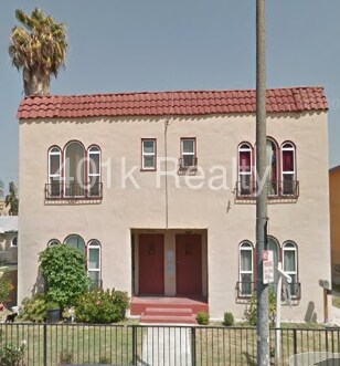 Primary Photo - 1415 1/2 W 38th St