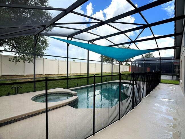 Building Photo - 538 Solana Cir