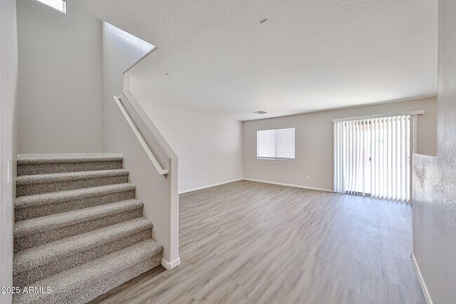 Foto del edificio - 8605 W Jocelyn Terrace