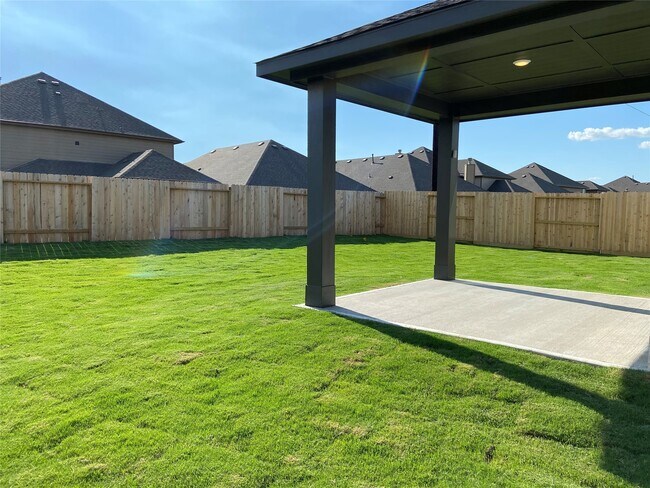 Building Photo - 3630 Windward Canyon Dr