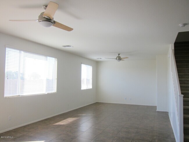 Foto del edificio - 4085 E Vest Ave