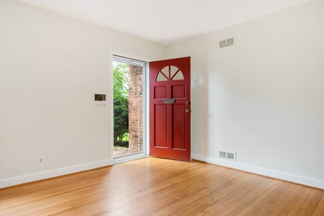 Building Photo - 5708 Dawes Ave