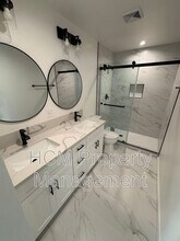 Building Photo - 858 W 47th St