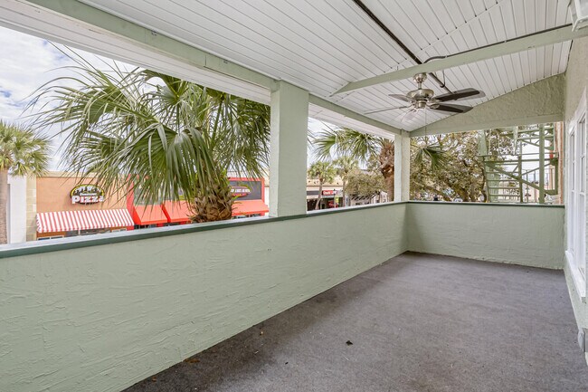 Building Photo - 915 E New Haven Ave