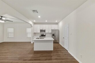 Building Photo - 708 W Dallas St