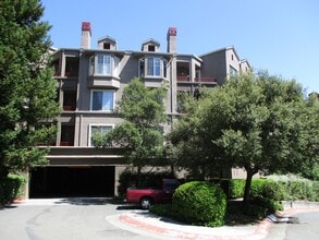Building Photo - 200 Caldecott Ln
