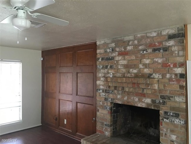 Building Photo - 4 br, 2.5 bath House - 9603 Upwood Dr
