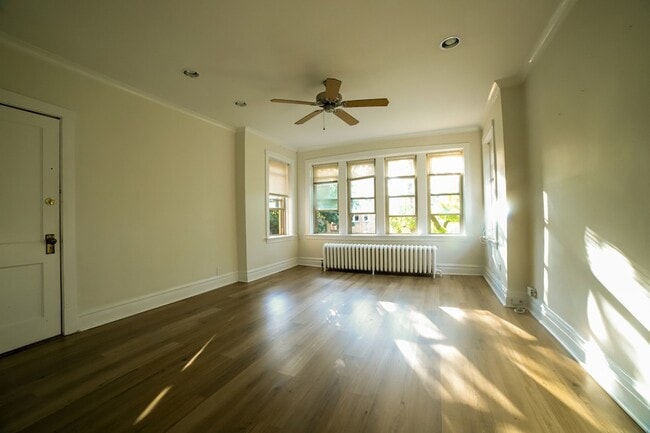 Building Photo - 3733 N Christiana Ave
