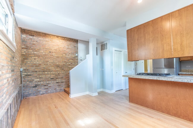 Foto del edificio - 1231 W Greenleaf Ave