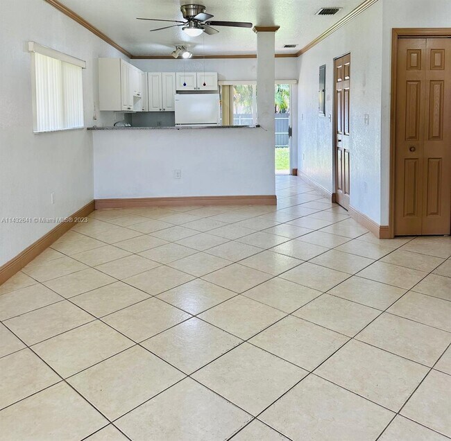 Building Photo - 5945 NW 38th St