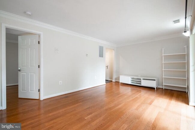 Building Photo - 416 S Veitch St