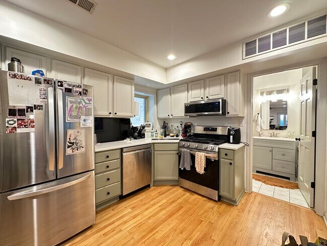 Foto del edificio - 1424 N Bosworth Ave