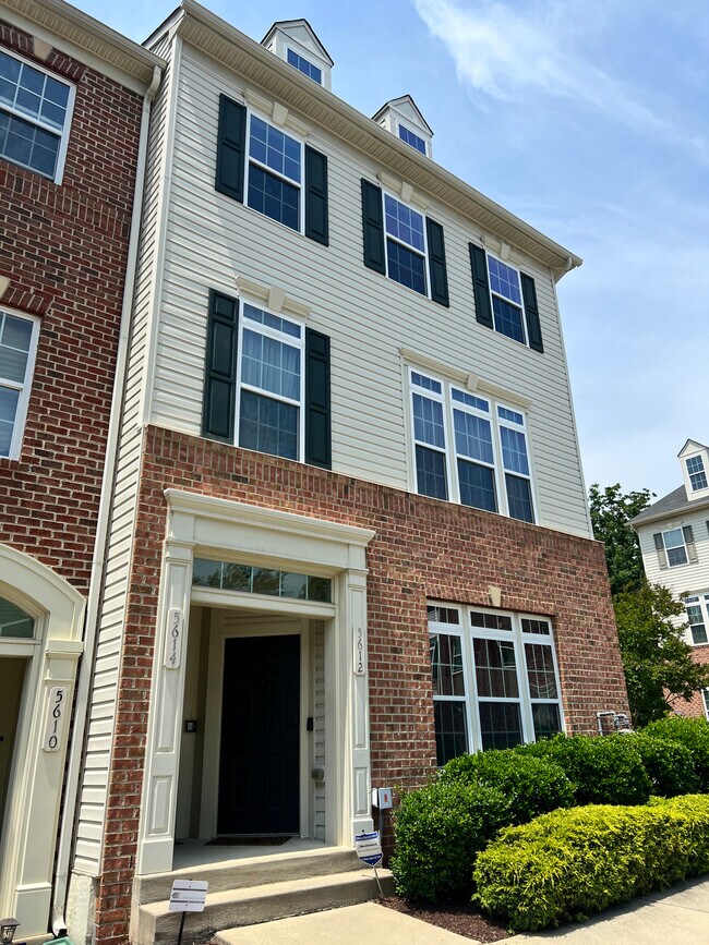 Foto del edificio - 5614 Virginia Ln