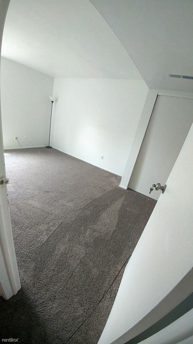 Building Photo - 1055 Merrimar Cir N