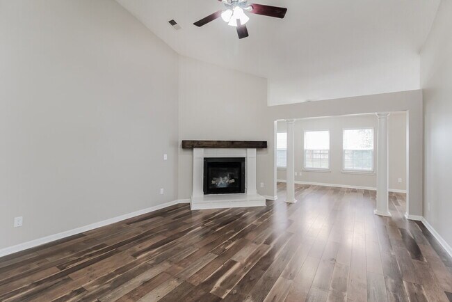 Foto del edificio - 3410 Arbor Pointe Dr