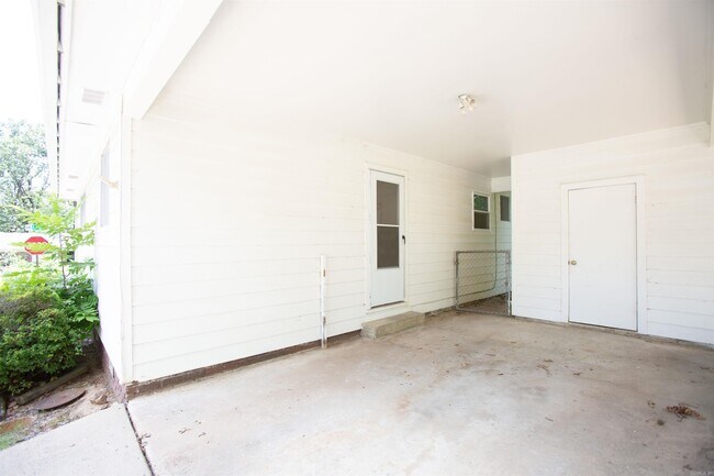 Building Photo - 7400 L St