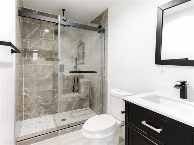 Foto del edificio - 909 Bayonne St