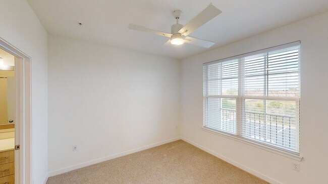 Interior Photo - Essex Luxe Apartments