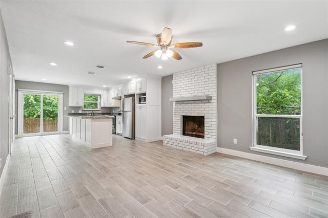 Primary Photo - 2100 Mistletoe Ave