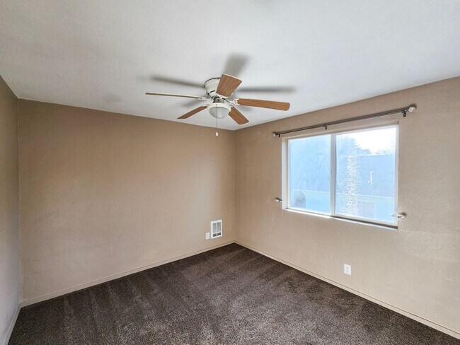 Foto del edificio - 2-Story Apt Walking Distance Ferry!