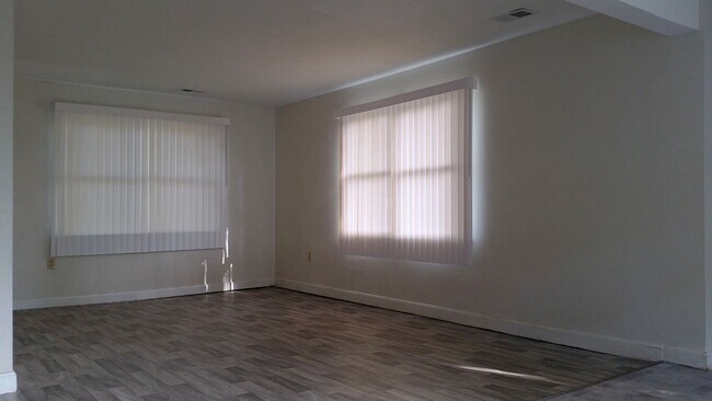 Foto del edificio - 6838 Barton Rd