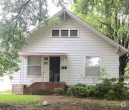 Building Photo - 109 W Lindburg St