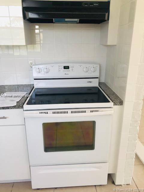 Building Photo - 752 NW 3rd Ct