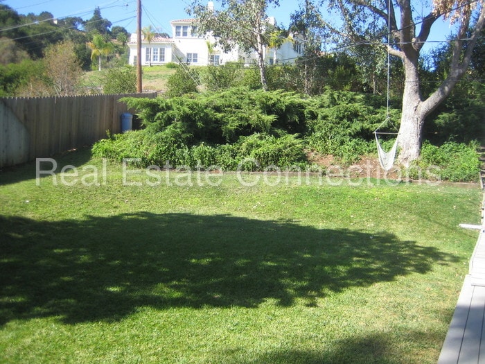 Building Photo - 5961 Vista Loop