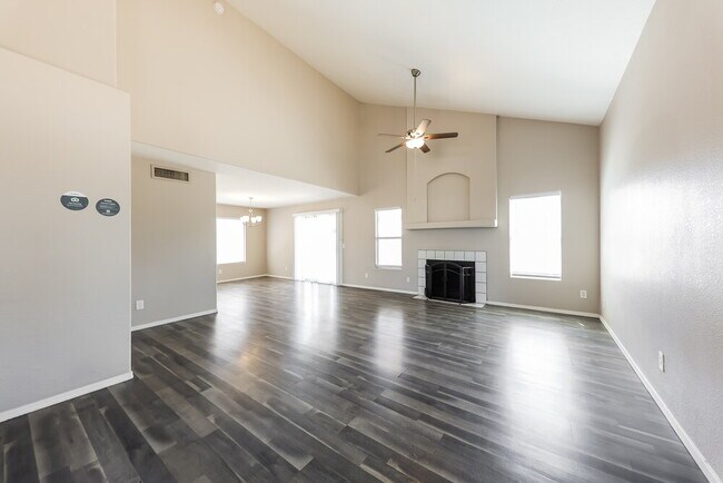 Building Photo - 7567 W Ironwood Dr