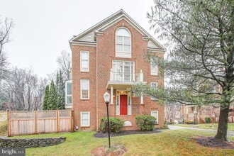 Building Photo - 9700 Whitley Park Pl