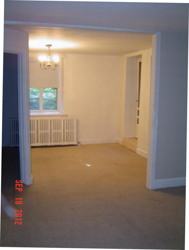 Building Photo - 5 E Chestnut Hill Ave